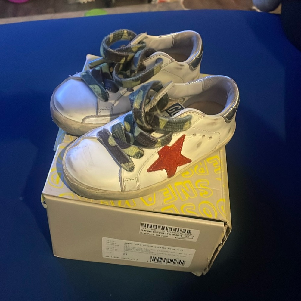 Golden Goose size 22